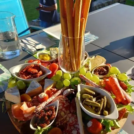 Le Potier Jovial Bed & Breakfast Ger (Manche)